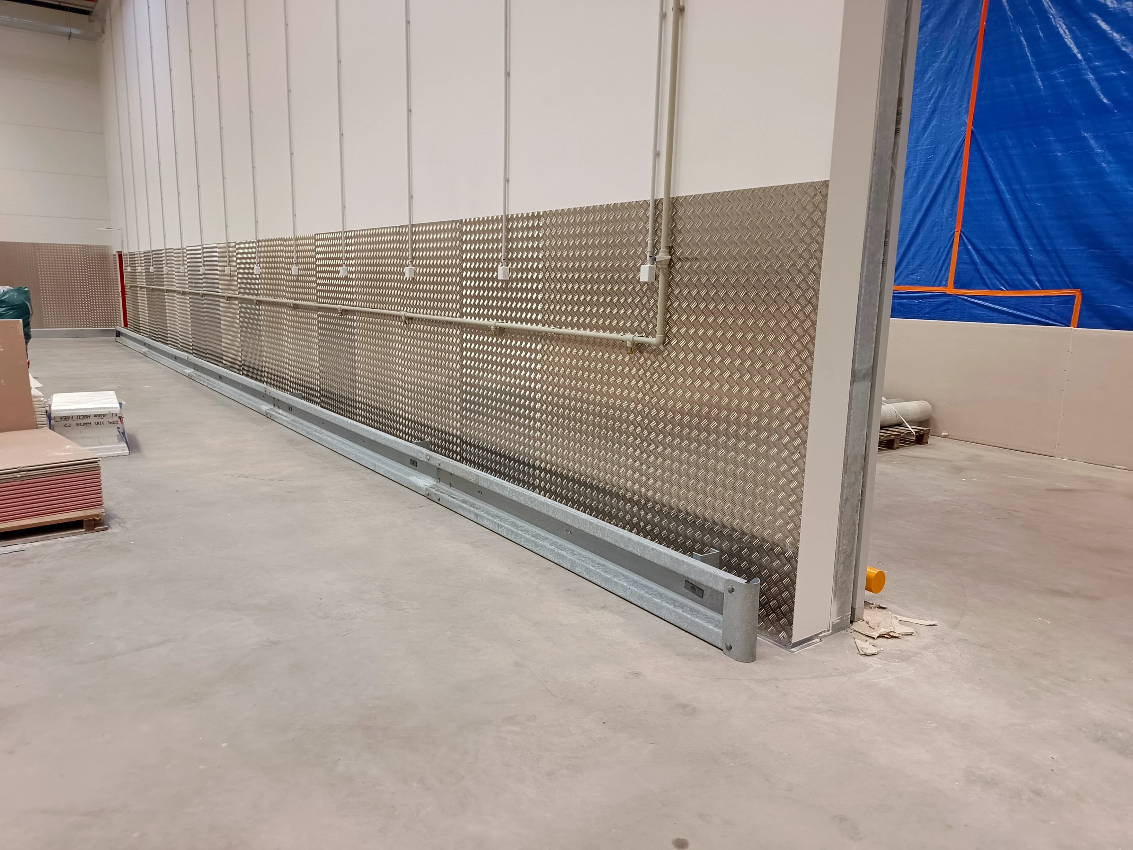 Penny Smiřice – ochranná svodidla